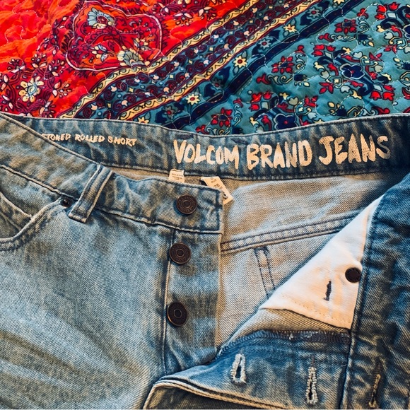 Volcom Brand Jean Shorts- Stoned Rolled Short - Picture 4 of 9